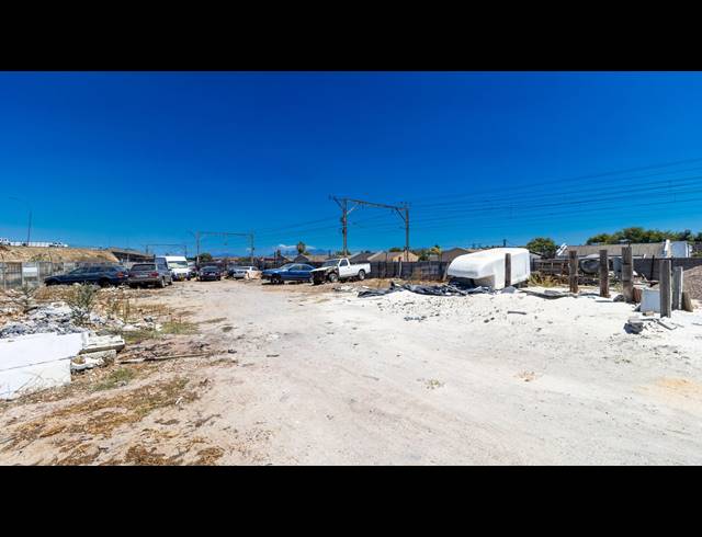 9,923M² WAREHOUSE FOR SALE IN BRACKENFELL INDUSTRIAL